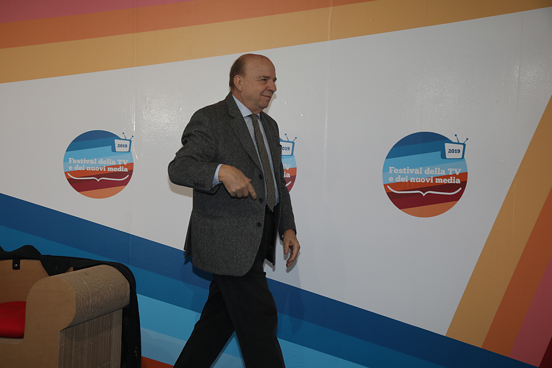 Festival della TV e dei Nuovi Media 2019_271.jpg - La percezione della legalità e dei diritti Tempi della giustizia e certezza della pena, burocrazia ossessiva, corruzione diffusa, criminalità che sembra controllare intere aree del Paese.  Legalità e diritti sono percepiti solo come concetti astratti ? Repressione e propaganda sono le uniche risposte possibili? Lirio Abbate e Gustavo Zagrebelsky.